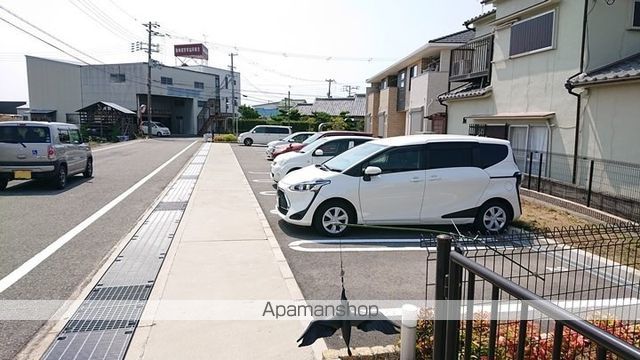 コンソラトゥールの外観写真