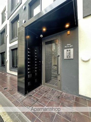 アピチェ田園調布の玄関写真