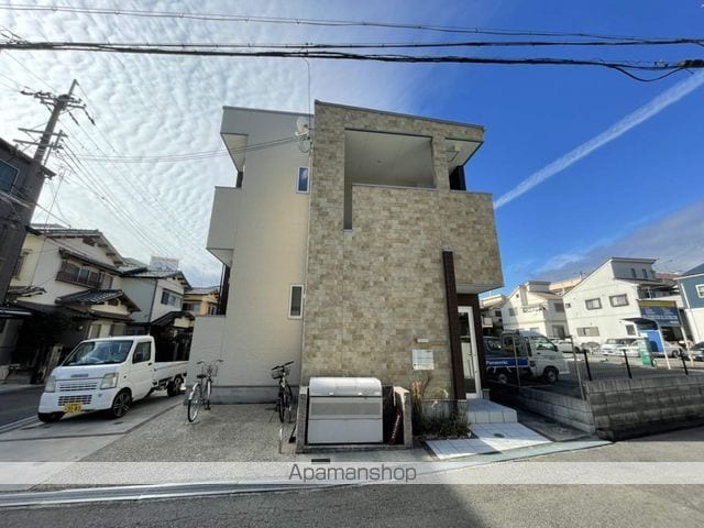 LA CACHETTE OKAMACHIの外観写真