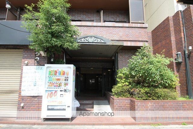 マイルド新大阪レジデンス3号館の玄関写真