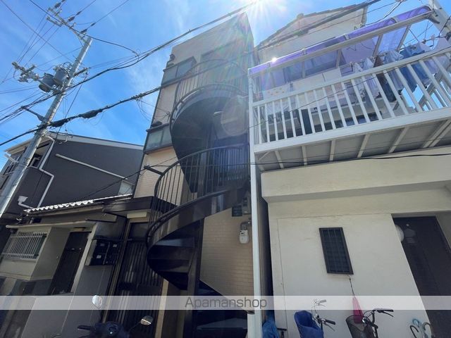 本多マンションの外観写真
