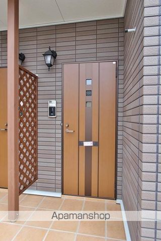 ロータス南島田Eの玄関写真