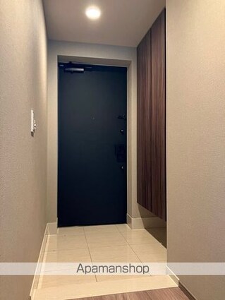 ルフォン横浜根岸[3LDK/72.04m2]の玄関