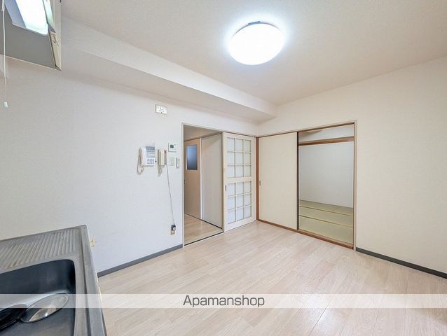 マンションパレロワイヤルの内装写真