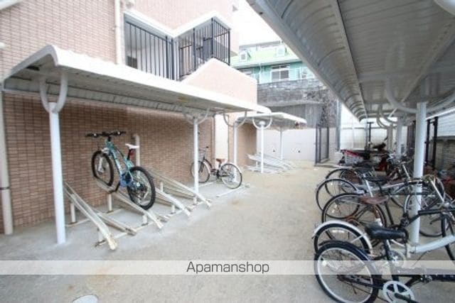 フォレスト’00の玄関写真
