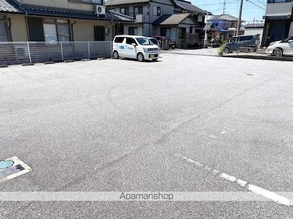 ヴィラ・ミユキ[1K/32.7m2]の駐車場2