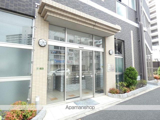 プリムローズ アヴェニューの玄関写真