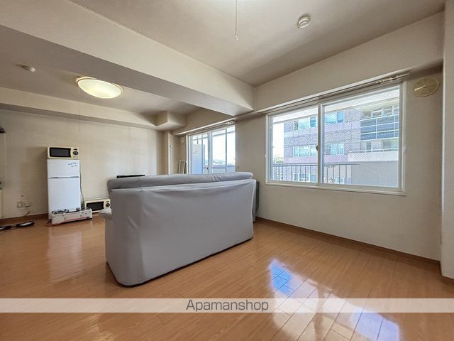 ロイヤルシティ参番館若松町の内装写真