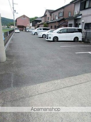 和歌山県和歌山市井辺[2DK/43.7m2]の駐車場2