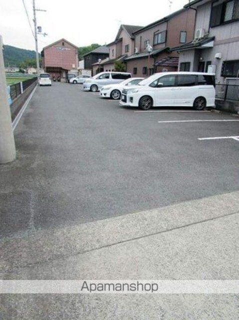 和歌山県和歌山市井辺[2DK/43.7m2]の駐車場2