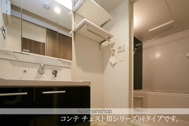 ヒカルサ和歌山鳴神IIの内装写真