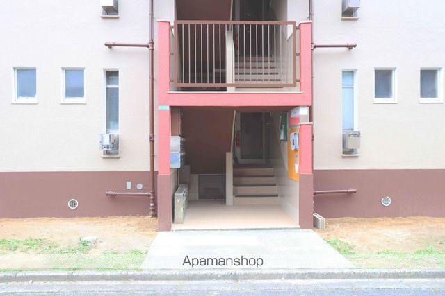 ビレッジハウス水巻2号棟の玄関写真