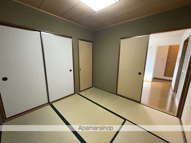 ファミール川辺の内装写真