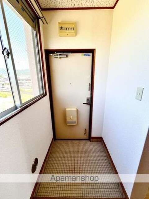 和歌山県和歌山市有本[2DK/50m2]の玄関