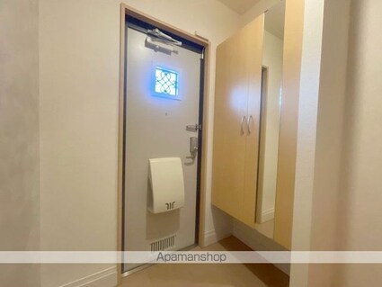 Ｄーｒｏｏｍ楠見中[3LDK/70.99m2]の玄関