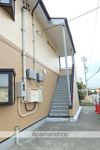 サープラスアイの玄関写真