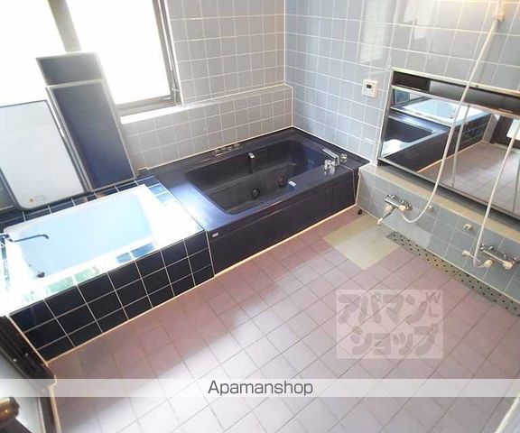 鳴滝音戸山町マンションの内装写真