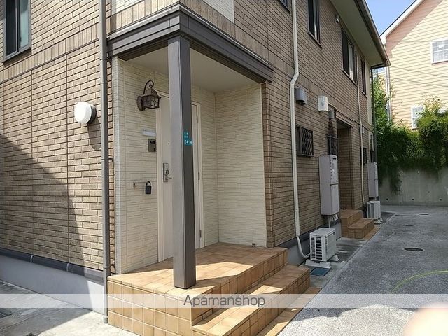 イムウッド山の手 A棟の玄関写真