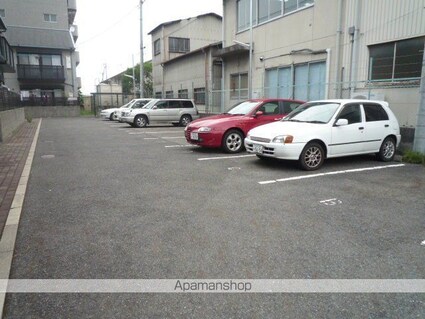 滋賀県草津市東矢倉１丁目[2DK/49.68m2]の駐車場1