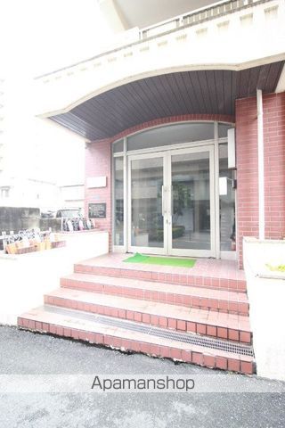 昭和ハイム東古松の玄関写真