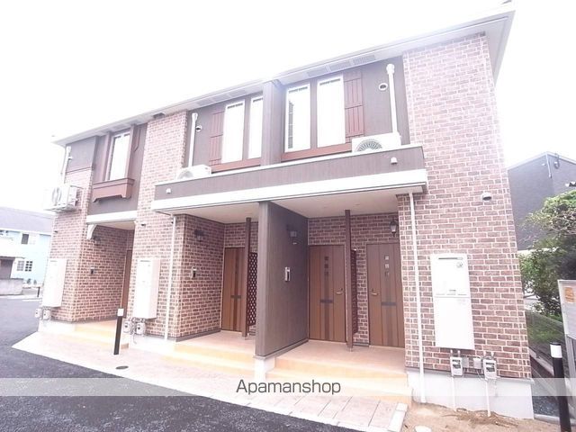 プラウドの玄関写真