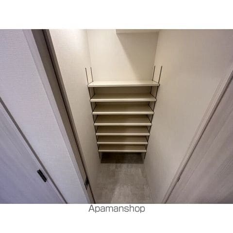 スプランディッド新大阪VIIIの内装写真