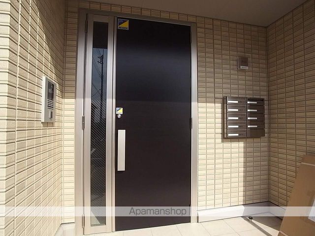 ゼピュロスみどりの C棟の玄関写真