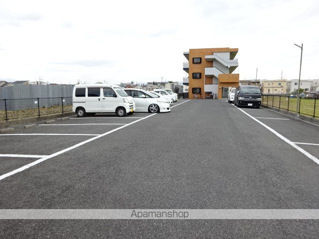 グランシャリオ寺山の玄関写真