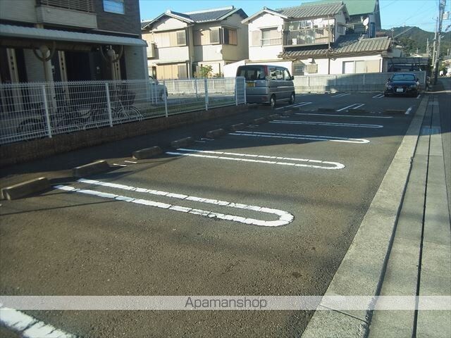 ラポール西庄[1LDK/41.3m2]の駐車場2