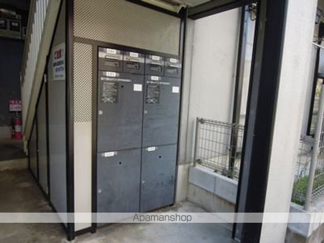 サンライフ西大路の玄関写真