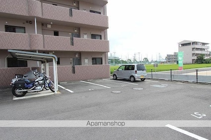 香川県高松市春日町[2LDK/60.97m2]の駐車場