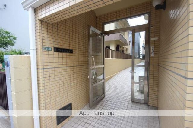 しづマンションの玄関写真