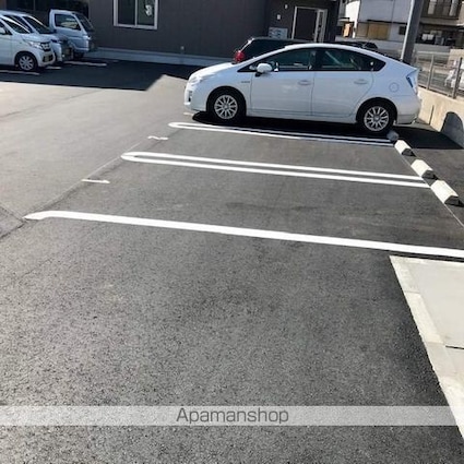 Ｂｏｎｈｅｕｒ（ボヌール）[2LDK/59.92m2]の駐車場