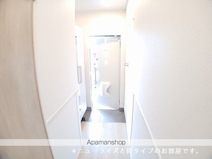 ブルーム[1LDK/48.75m2]の玄関