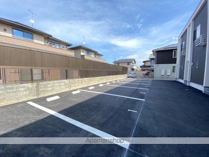 テラスハウス太田[2LDK/64.03m2]の駐車場