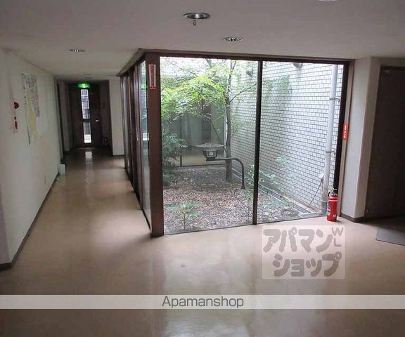 レナジア椥辻の玄関写真