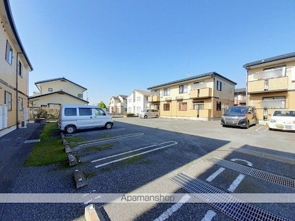 パステークガーデンＤ[2DK/46.92m2]の駐車場