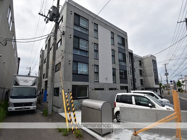 G EASTの外観写真