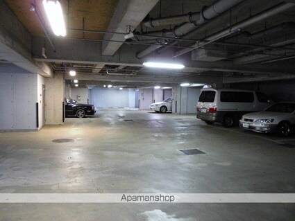 パーシモンフィールド[2LDK/63.69m2]の駐車場