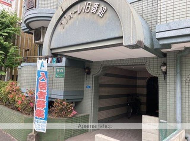 ラフォーレ16番館の玄関写真