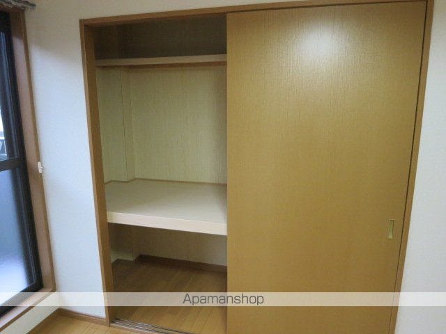 パインラトールの内装写真