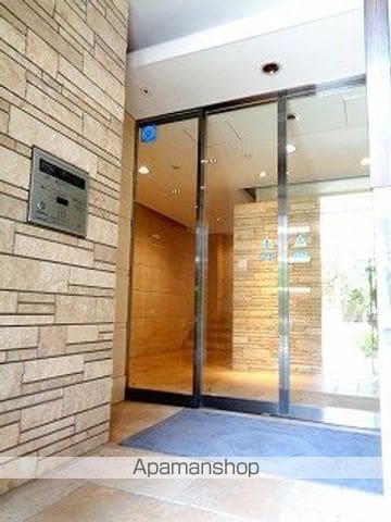 カスタリア自由が丘の玄関写真