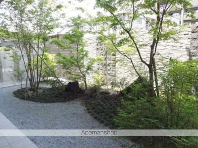 RESIDENTIAL PARK HIRAOの玄関写真