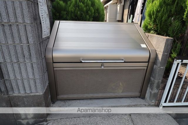 シャトル藤の玄関写真