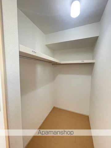 ウエストリヴァー和泉鳥取の内装写真