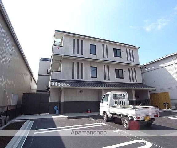 プレッソ鳥羽離宮の外観写真