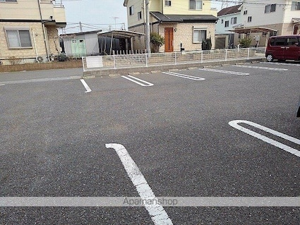 フルハウス　Ｑ[2LDK/55.49m2]の駐車場