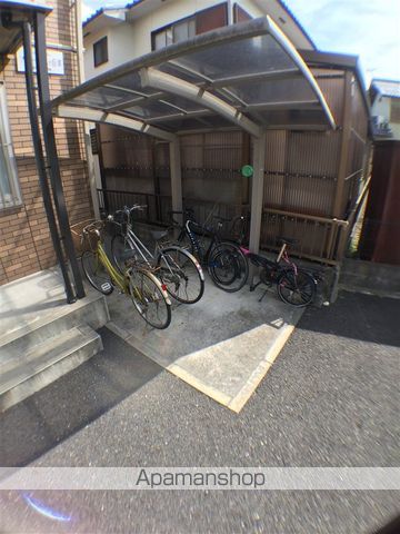 ファミーユ旭ヶ丘IIの玄関写真