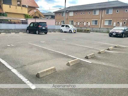 グランデネーロ[1K/31.5m2]の駐車場2