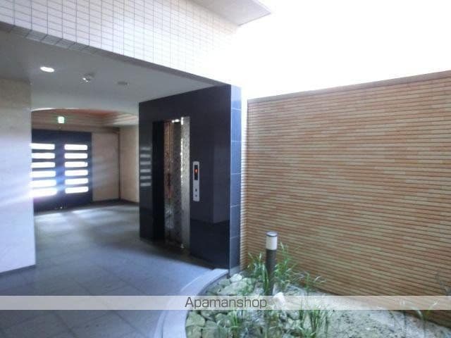 コンフォール博多駅南の玄関写真